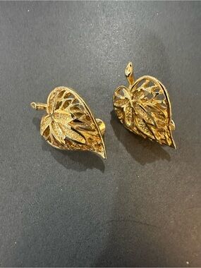 Coro Vintage Gold Leaf Filagree Clip-On Earrings